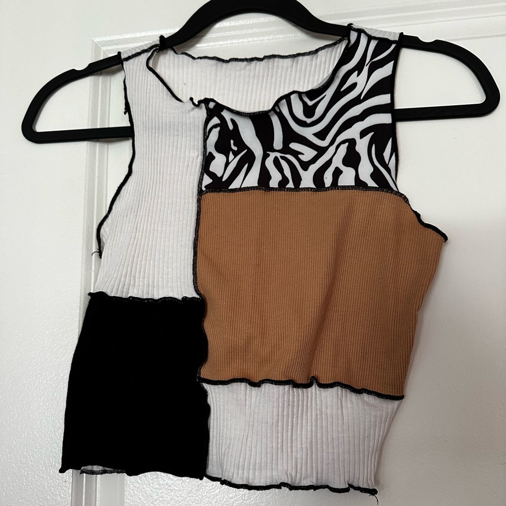 Color Block Lettuce Trim Round Neck Crop Tank Top